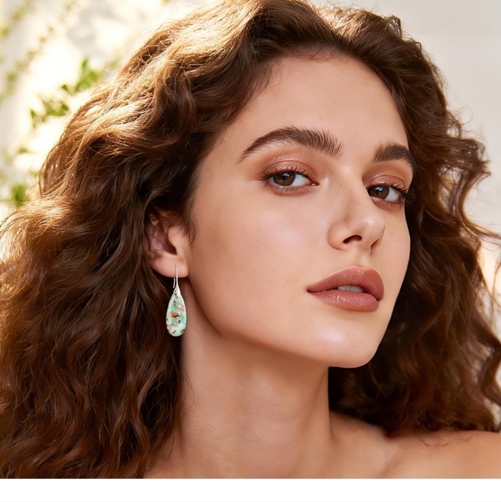 Elegant Floral Drop Earrings - Picture 5 of 8